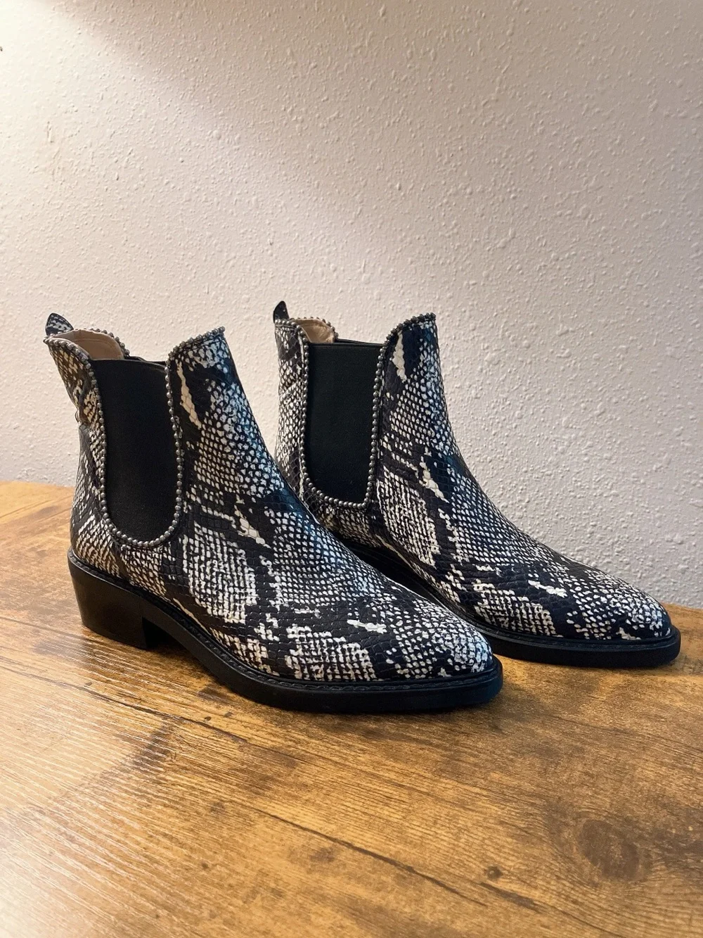 Coach Western Leather Snake Ankle Boots Pointed Toe Low Heel 37 6.5-7 Black